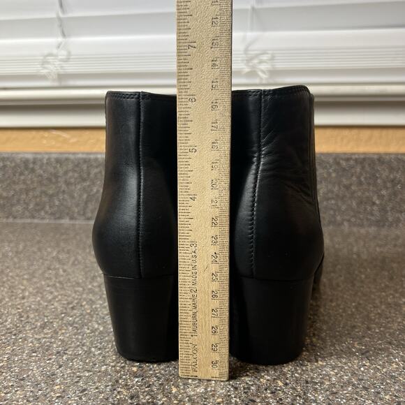 Clarks Classic Ankle Bootie Womens Sz 9M Black Leather Comfort Casual Block Heel - Picture 9 of 11